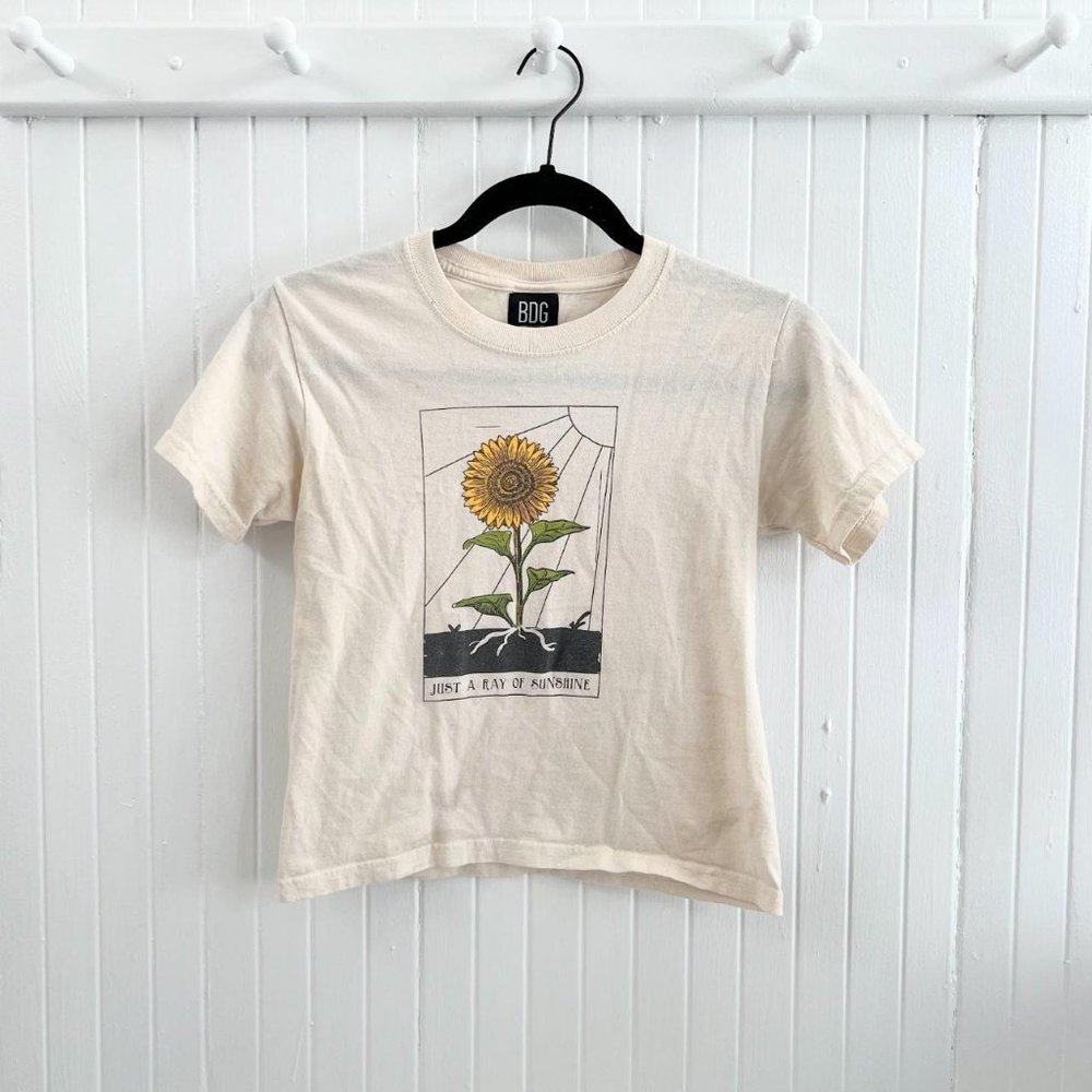 Urban Outfitters BDG Cotton Sunflower Tee Size Small